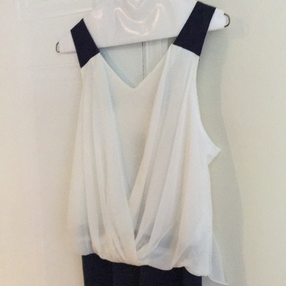 Dressy jumper for a young girl - Picture 2 of 4